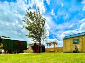 Heather Cottage and Shepherds Hut