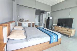 30m beachfront Seaview Jomtien beach high level seaside Thiantong condo