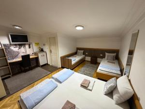 Family Room with Private Bathroom room in Hostel Dino
