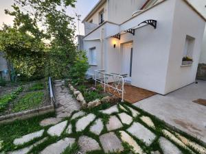 Guesthouse Near Paris Huge Garden