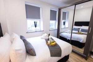 Modern Borehamwood Flat - 2 Min Walk to Station