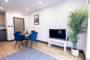 Modern Borehamwood Flat - 2 Min Walk to Station