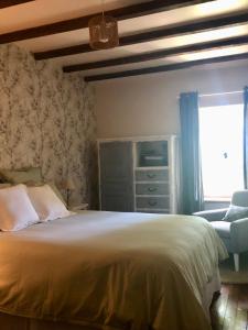 B&B / Chambres d'hotes Le Cerisier Saint-Barbant : photos des chambres