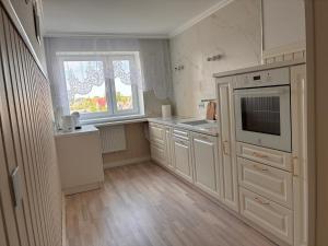 Stylish & Bright ARTpartment- Family -Friendly