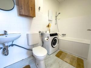 Serviceroom24 - Apartment 3 in Oberhausen WLAN - Smart-TV - 24-7 Check-in und Küche