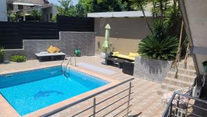 Dolphin Villa with Private Pool & Parking