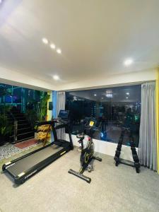 DAHLIALAND SAIGON HOTEL & SWIMMING PooL