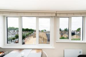 Amazing Top Floor Flat with Nice View