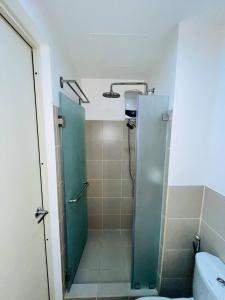 SolAzur Staycation SMDC South Residences Las Piñas with 100MBPS Wifi &NETFLIX &BAR STATION &CITY LIGHTS VIEW