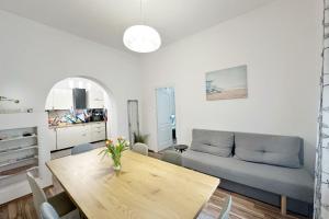 Dora Holiday House & Apartments