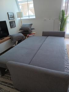 T2 neuf 2024, terrasse, parking, RER B et VAL à 2 pas