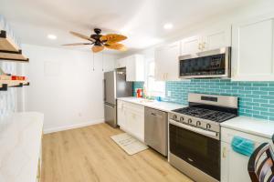 Wildwood Group Retreat 2 Blocks to Boardwalk!