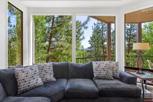 Frosty Summit Condo at Mount Bachelor Village Resort with Pool and Hot Tub