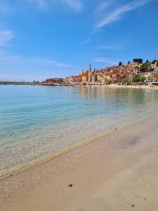 Maisons de vacances La 34 Tiny House with sunny terrace : photos des chambres