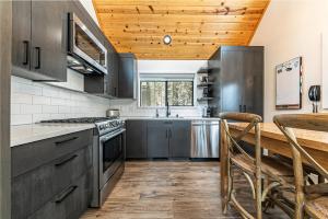 Misty Pines by Tahoe Getaways at Tahoe Park - Newly Remodeled Pet Friendly 3 BR w Private Beach HOA