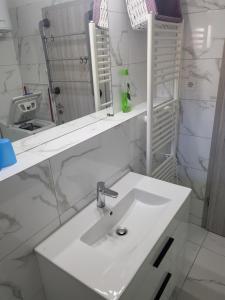 Olive and Herb Retreat II