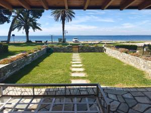 Mikiverna Beachfront Family Maisonette