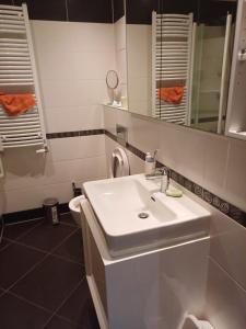 10min to the center Modern Flat