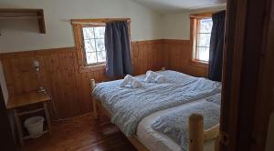 Rustic Woodland Cabin at Beaverfoot