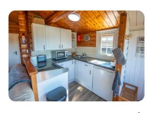 Snowdonia Escapes# Scenic Log Cabin with Views, WIFI & 2 Double bedrooms