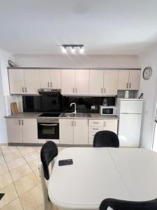 Pishat e Buta Apartment Golem