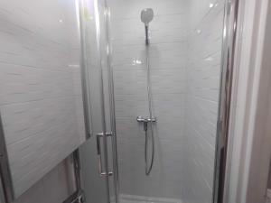 4 min walk to metro, 3 bedrooms &Salon, La Défense