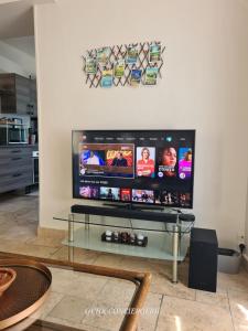 Maisons de vacances Dors Fee Duplex avec Toit-Terrasse et Salle de Jeux - Centre Bourg a 4 min du Puy duFou : photos des chambres