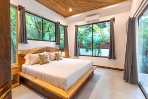 7BR Villa with Pool, Cold Plunge, and Prime Location