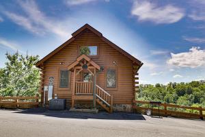 A Cozy Den by Venture Smoky Mountains