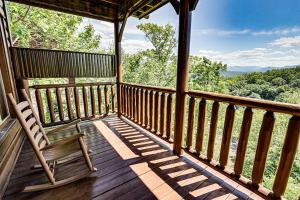 A Cozy Den by Venture Smoky Mountains