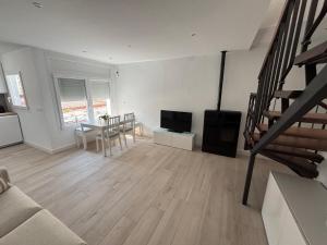 Tchio Dúplex para disfrutar a 1 minuto de playa, Recién reformado - Ubytování bez kategorie ve městě Palamós