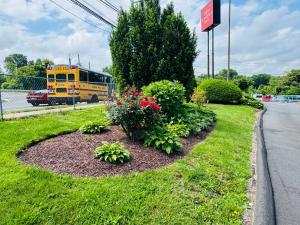 Red Carpet Inn - Stamford