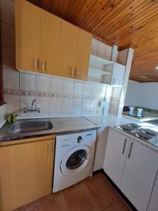 Azzure Apartments 4 sleeper Crawford