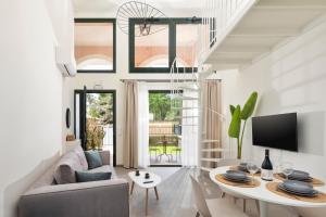 Casa del Mar-Mon Repo Beachfront Apt near Airport