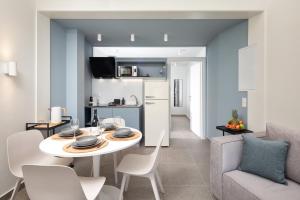 Casa del Mar-Mon Repo Beachfront Apt near Airport