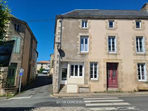 Maisons de vacances Dors Fee Duplex avec Toit-Terrasse et Salle de Jeux - Centre Bourg a 4 min du Puy duFou : photos des chambres