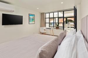 Casa del Mar-Mon Repo Beachfront Apt near Airport