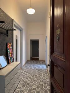 AN HOUSE - Friendly Gem for 7