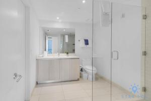 Breathtaking Front Ocean View: Amazing Pools