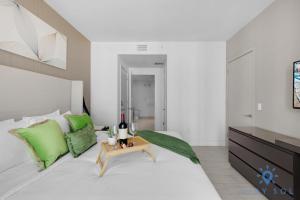 Breathtaking Front Ocean View: Amazing Pools