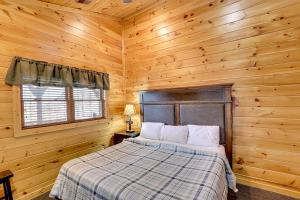 Buckingham Palace by Venture Smoky Mountains