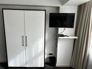 Upmarket Studio Apartment in Cape Town City Centre - The Adderley