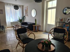 Maisons de vacances Dors Fee Duplex avec Toit-Terrasse et Salle de Jeux - Centre Bourg a 4 min du Puy duFou : photos des chambres