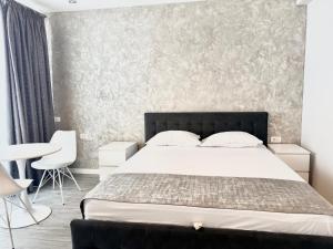 Almiro Residence Studio 24