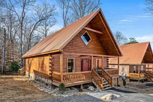 Dancing Bear Hideaway by Venture Smoky Mountains