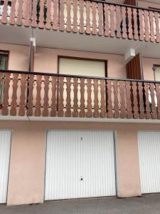 Appartements Edelweiss, Studio 5 pers, balcon sud est, vue sur les montagnes : photos des chambres