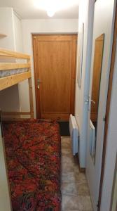 Appartements Edelweiss, Studio 5 pers, balcon sud est, vue sur les montagnes : photos des chambres