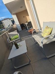 Appartements Joli cocon a Ajaccio avec terrasse vue mer : photos des chambres