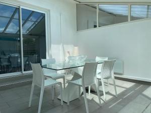 Maisons de vacances Maison arcachonnaise proche plage - animaux acceptes : Maison 2 Chambres