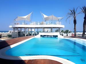 KEDEI White Tower Studio